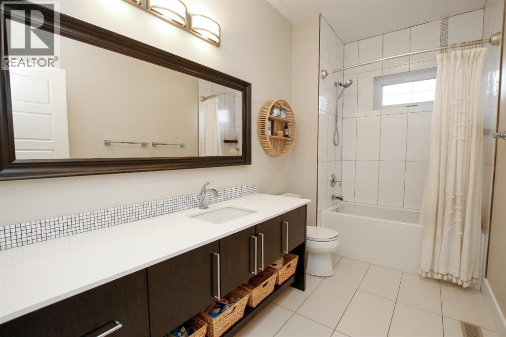Photo 36 of 10 Regal Court, Sylvan Lake AB
