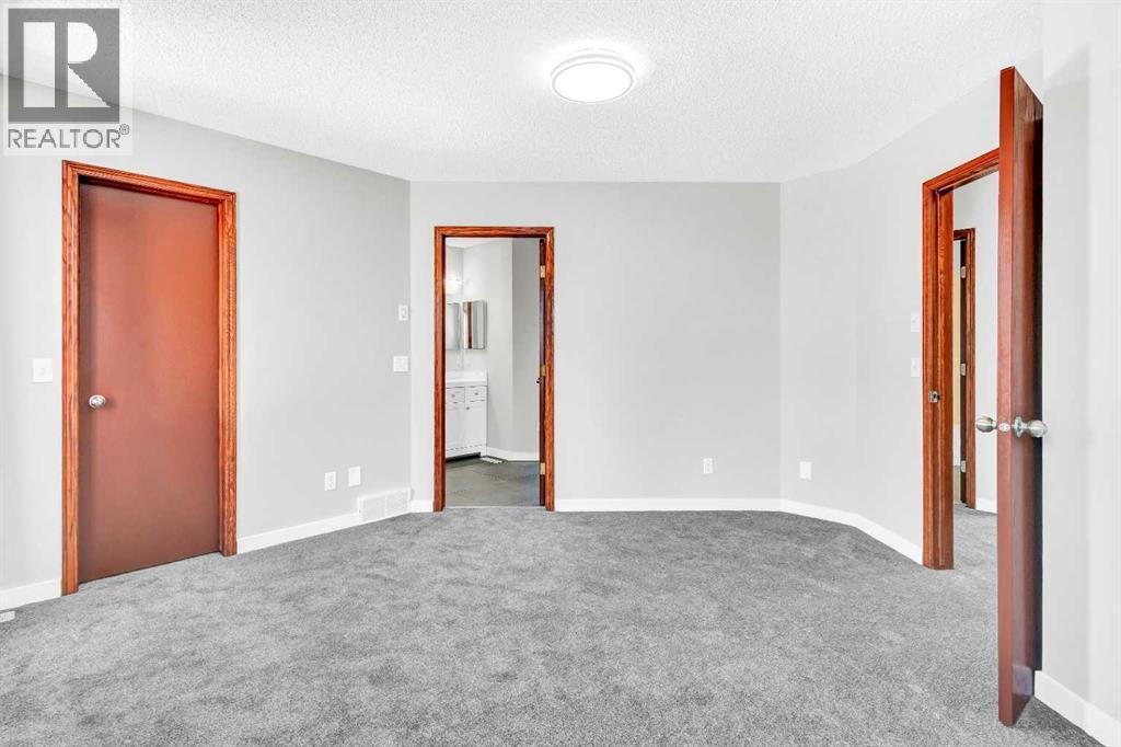 Photo 24 of 222 Citadel Peak Circle Nw, Calgary AB