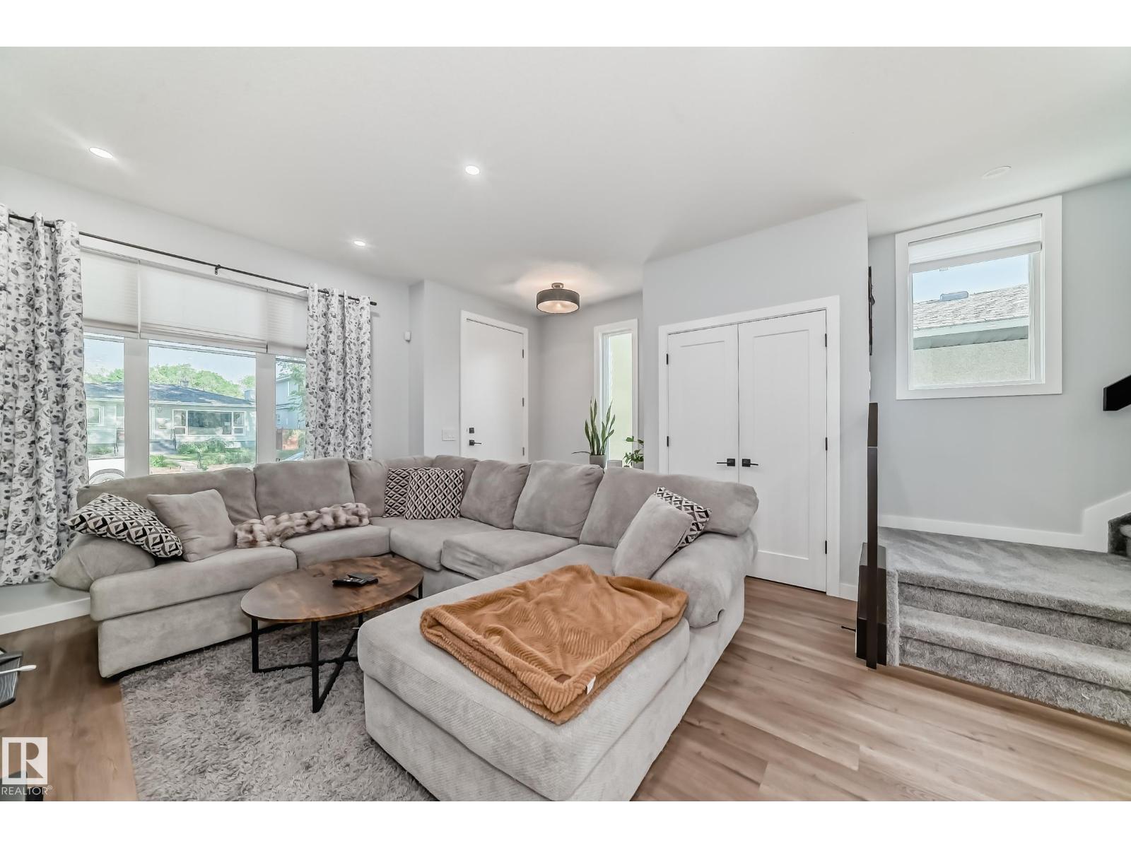 Photo 17 of 10626 81 St Nw, Edmonton AB
