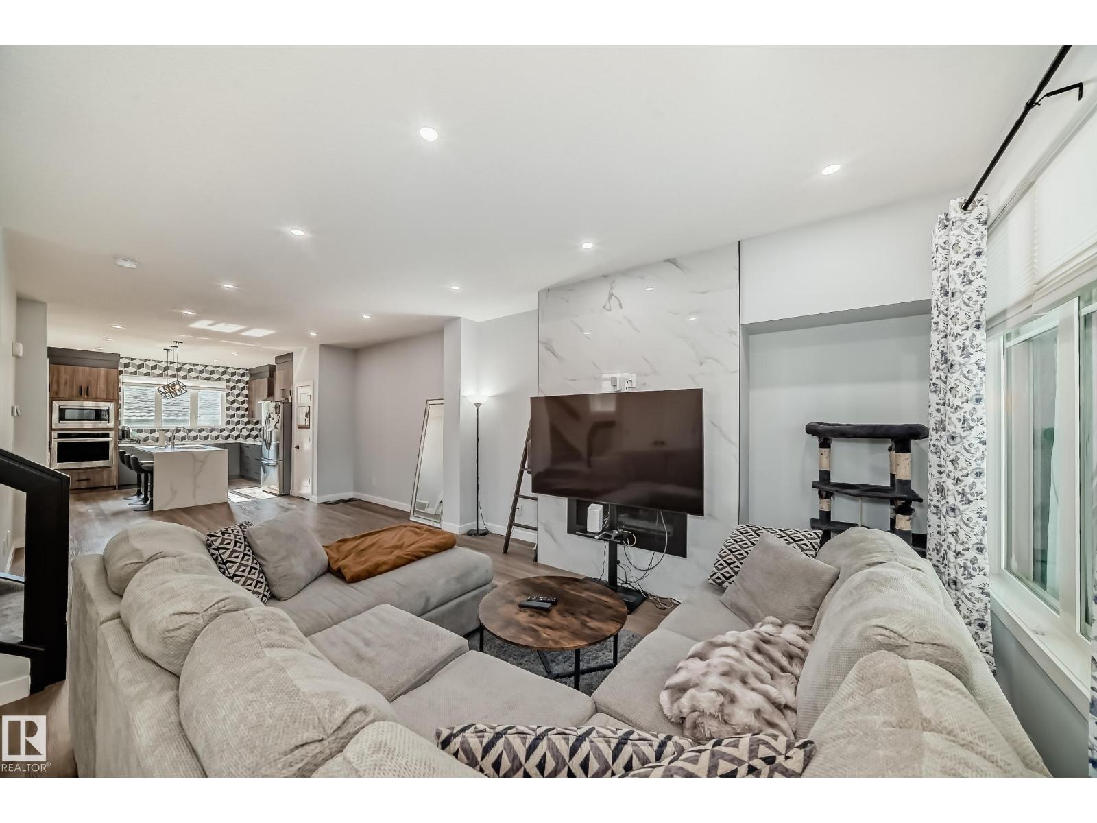 Photo 19 of 10626 81 St Nw, Edmonton AB