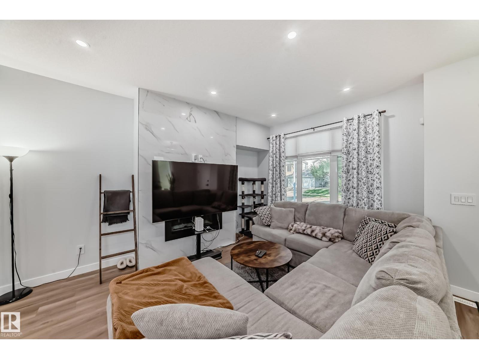 Photo 20 of 10626 81 St Nw, Edmonton AB