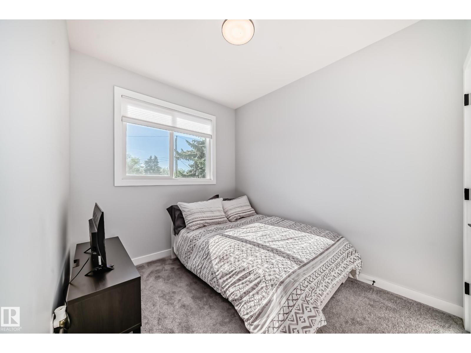 Photo 35 of 10626 81 St Nw, Edmonton AB