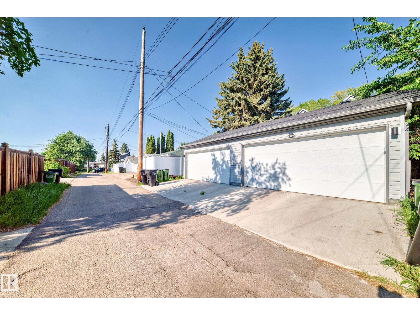 Photo 52 of 10626 81 St Nw, Edmonton AB