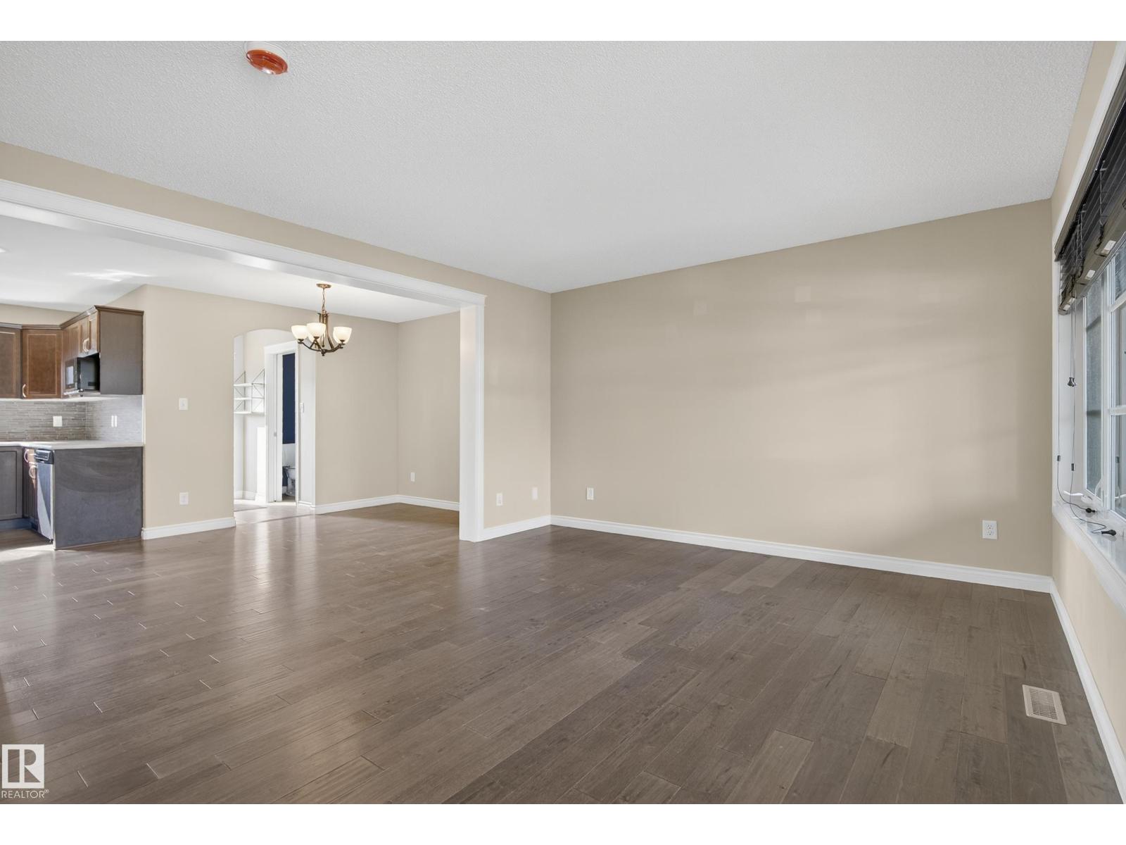 Photo 3 of 2259 Casey Cr Sw, Edmonton AB