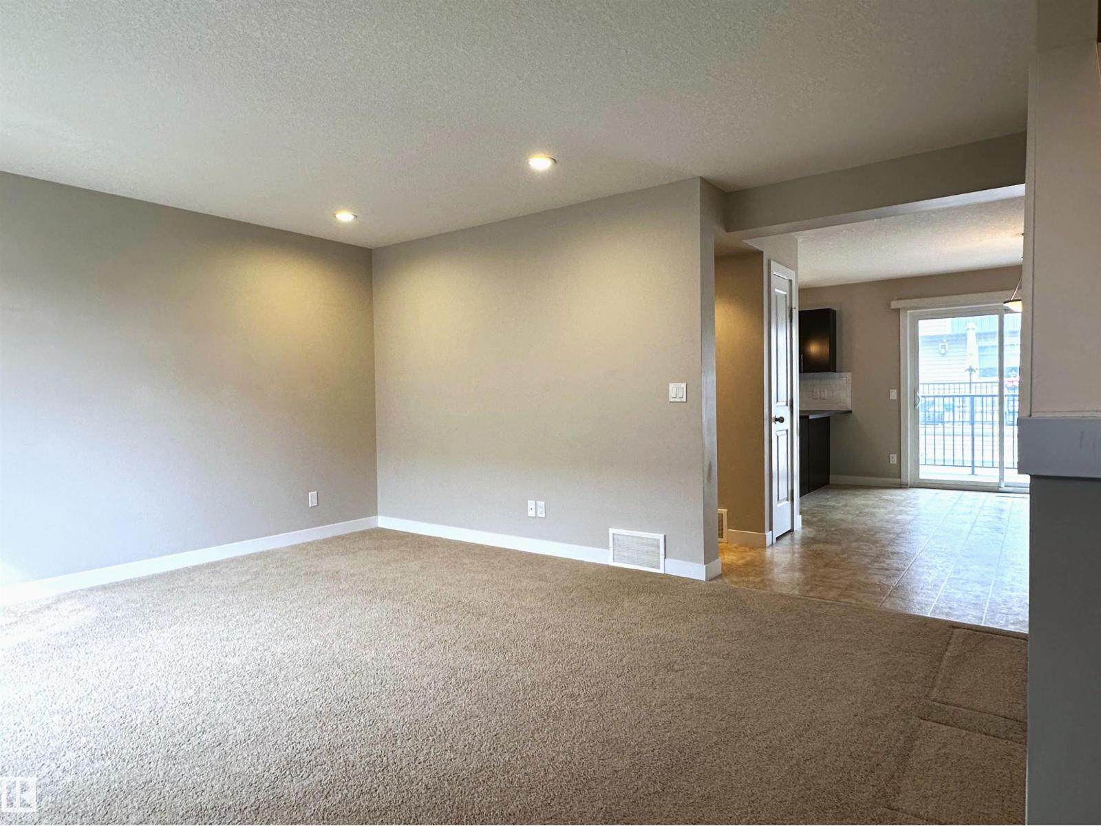 Photo 9 of 47 9535 217 St Nw, Edmonton AB