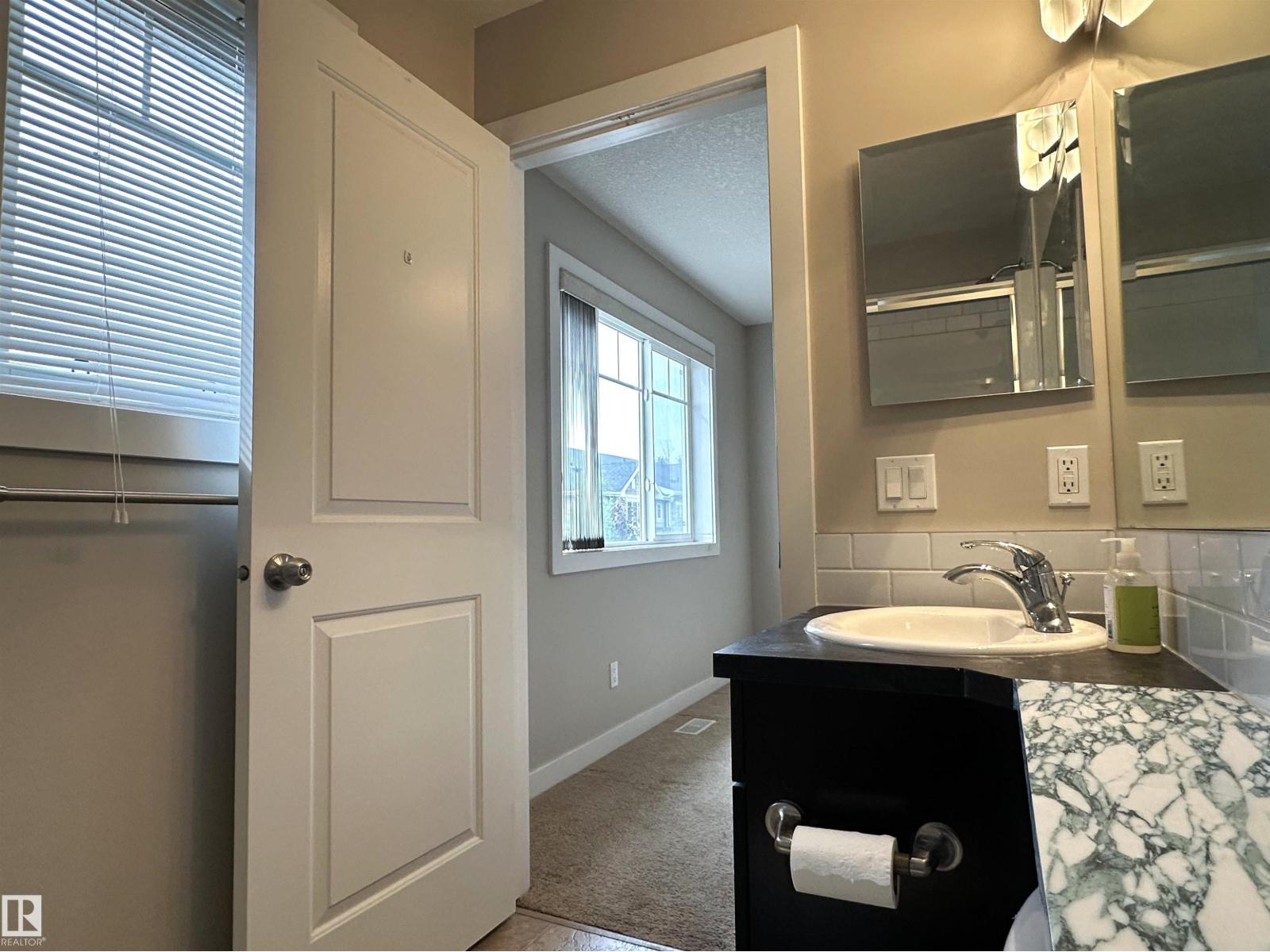 Photo 31 of 47 9535 217 St Nw, Edmonton AB
