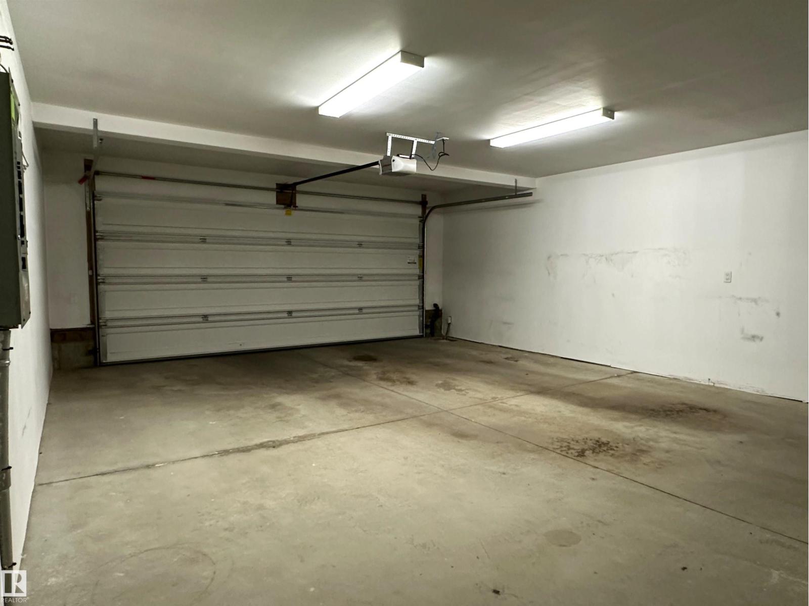 Photo 5 of 47 9535 217 St Nw, Edmonton AB