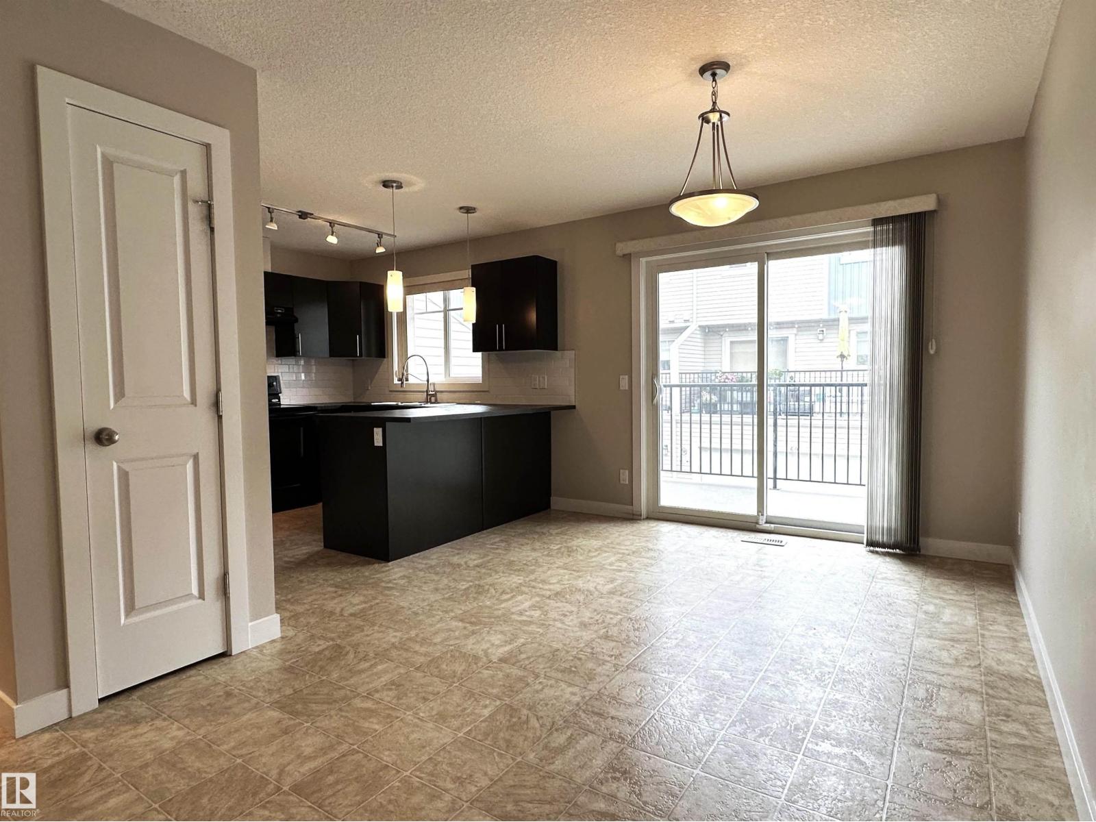 Photo 15 of 47 9535 217 St Nw, Edmonton AB