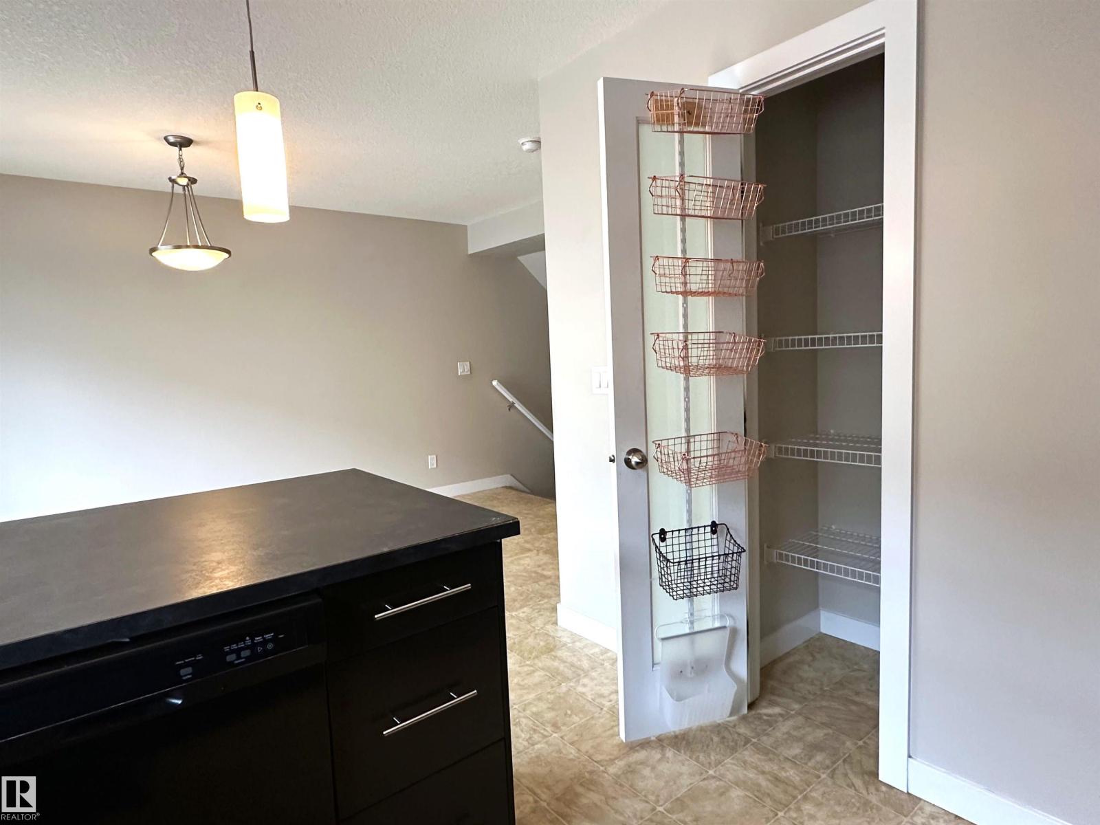 Photo 19 of 47 9535 217 St Nw, Edmonton AB