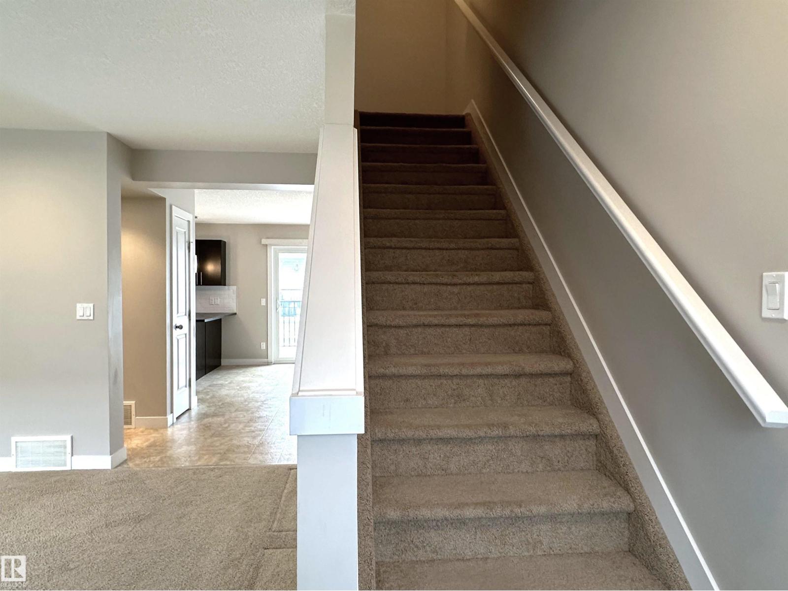 Photo 23 of 47 9535 217 St Nw, Edmonton AB