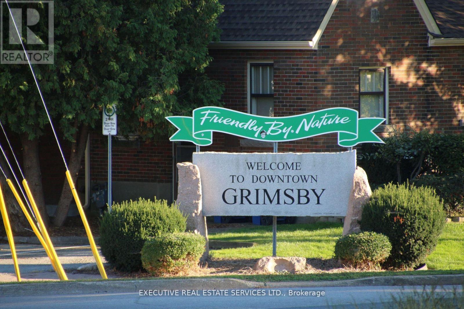 Photo 1 of 44 Woodsview Avenue, Grimsby ON