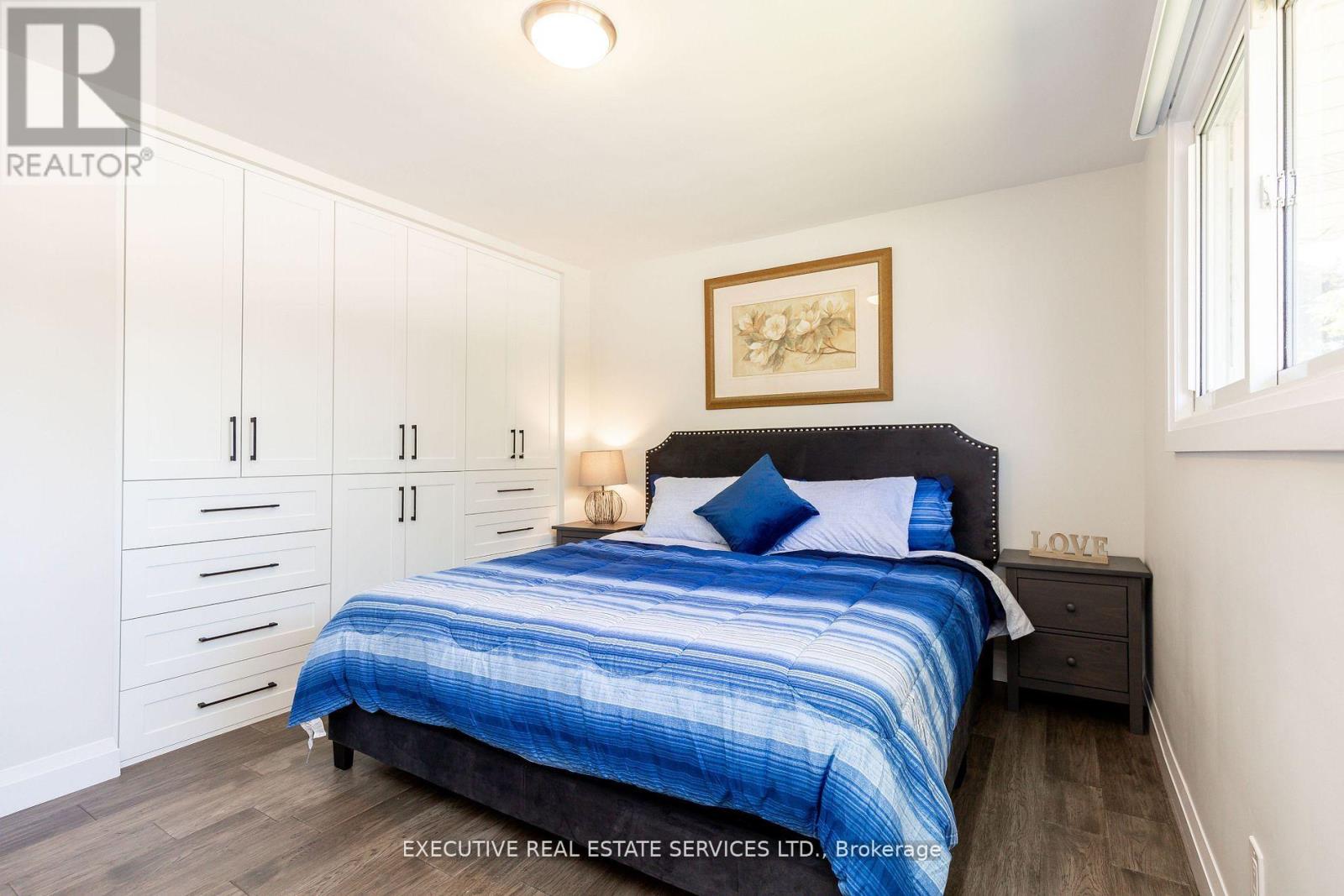 Photo 16 of 44 Woodsview Avenue, Grimsby ON