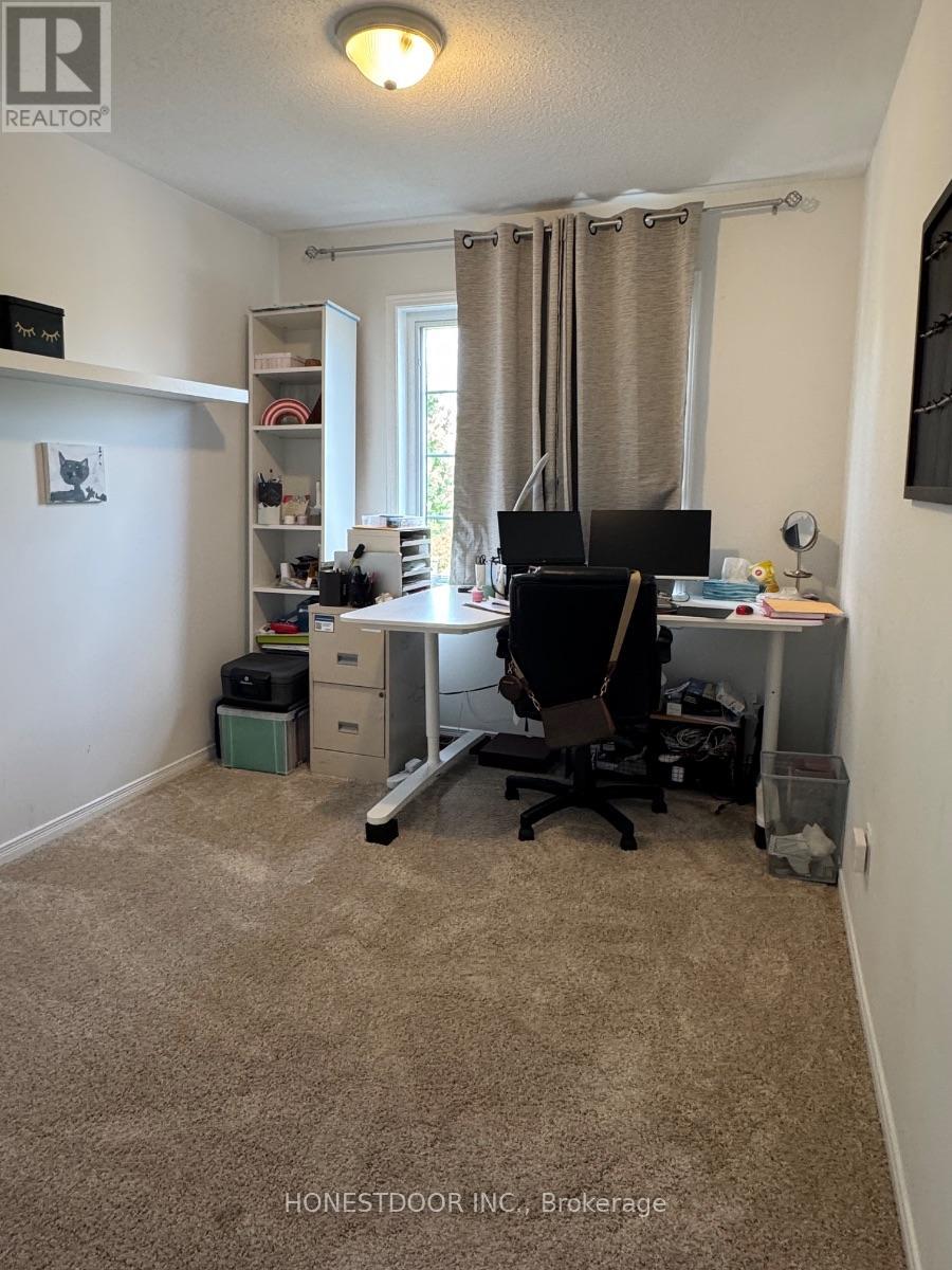 Photo 13 of 374 Wisteria Crescent, Ottawa ON