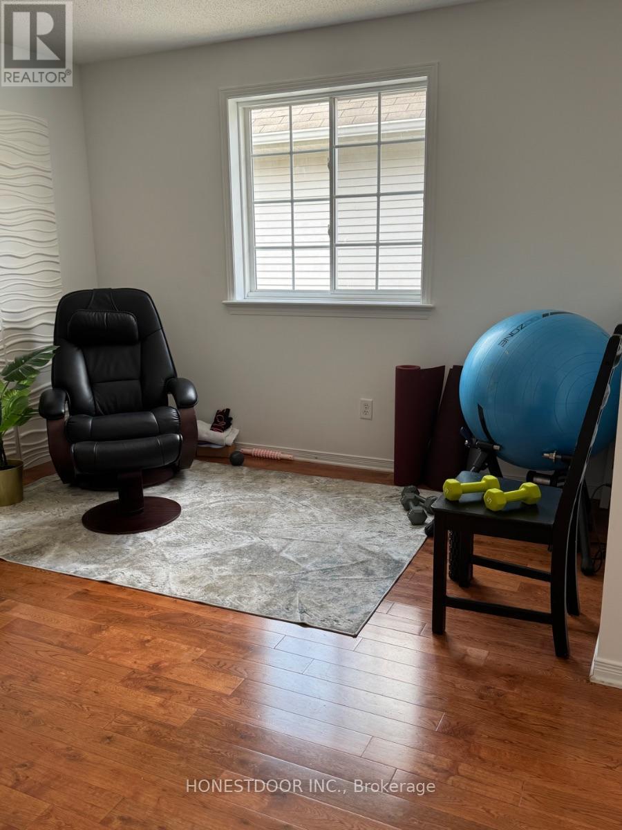 Photo 18 of 374 Wisteria Crescent, Ottawa ON