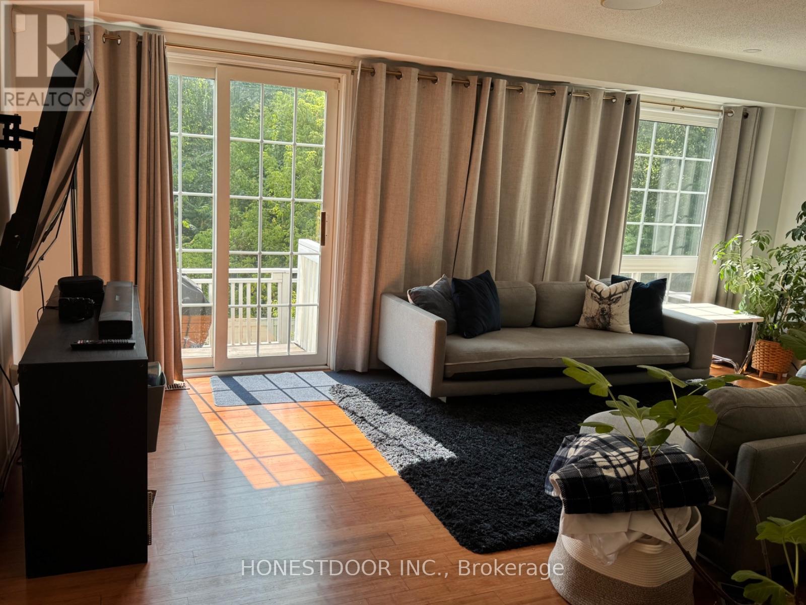 Photo 5 of 374 Wisteria Crescent, Ottawa ON