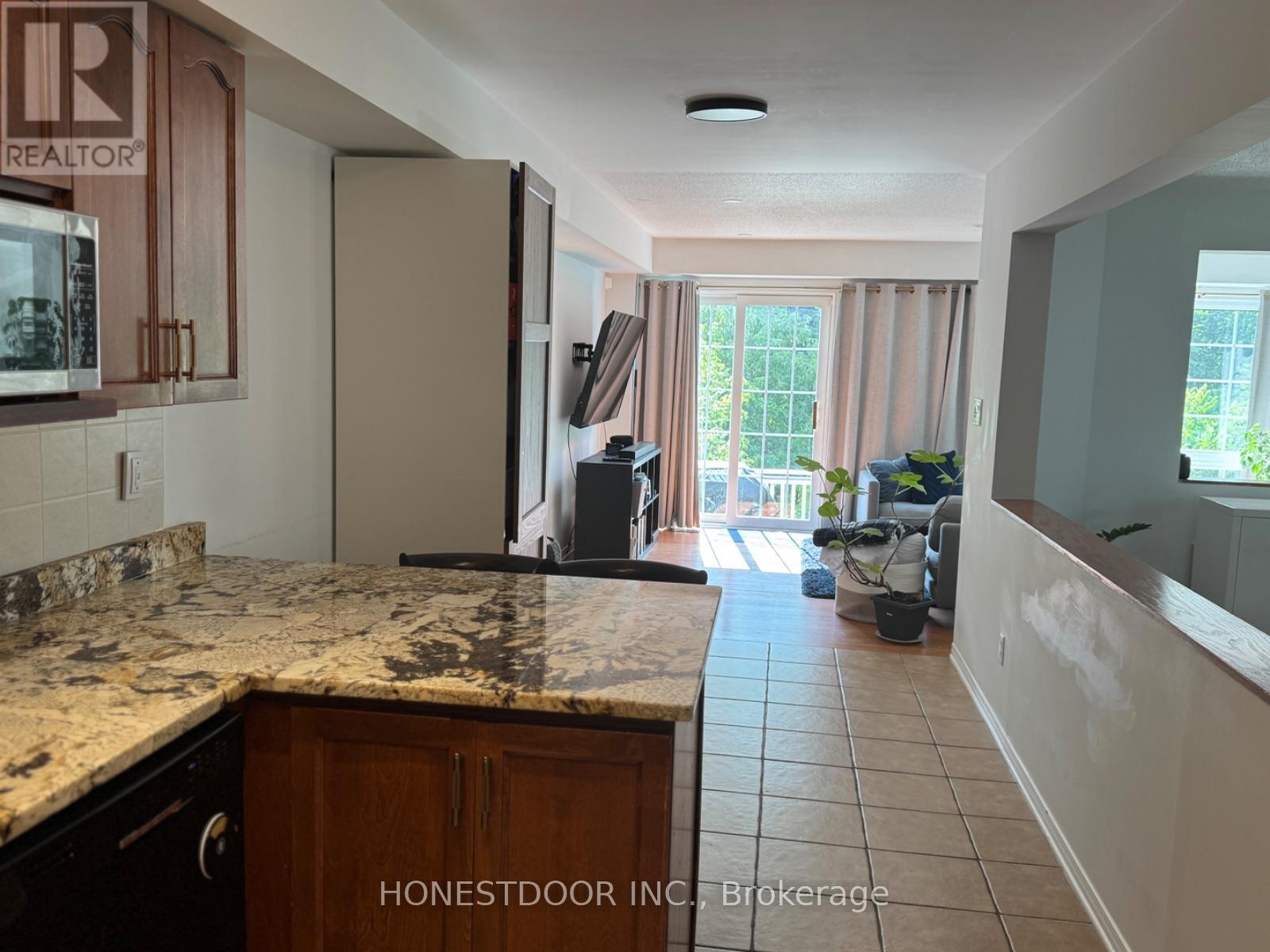 Photo 9 of 374 Wisteria Crescent, Ottawa ON