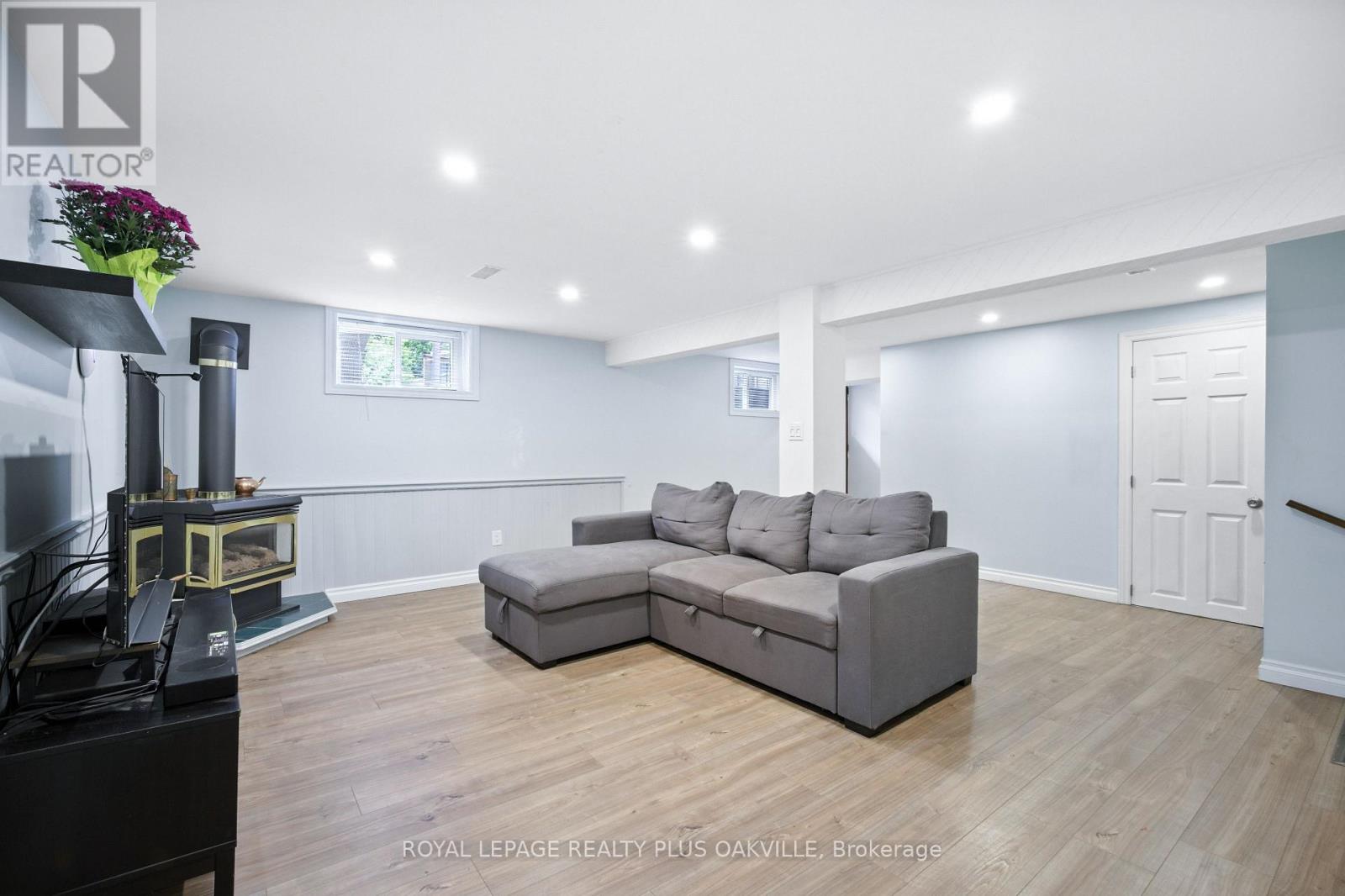 Photo 15 of 158 Bonaventure Drive, Hamilton ON
