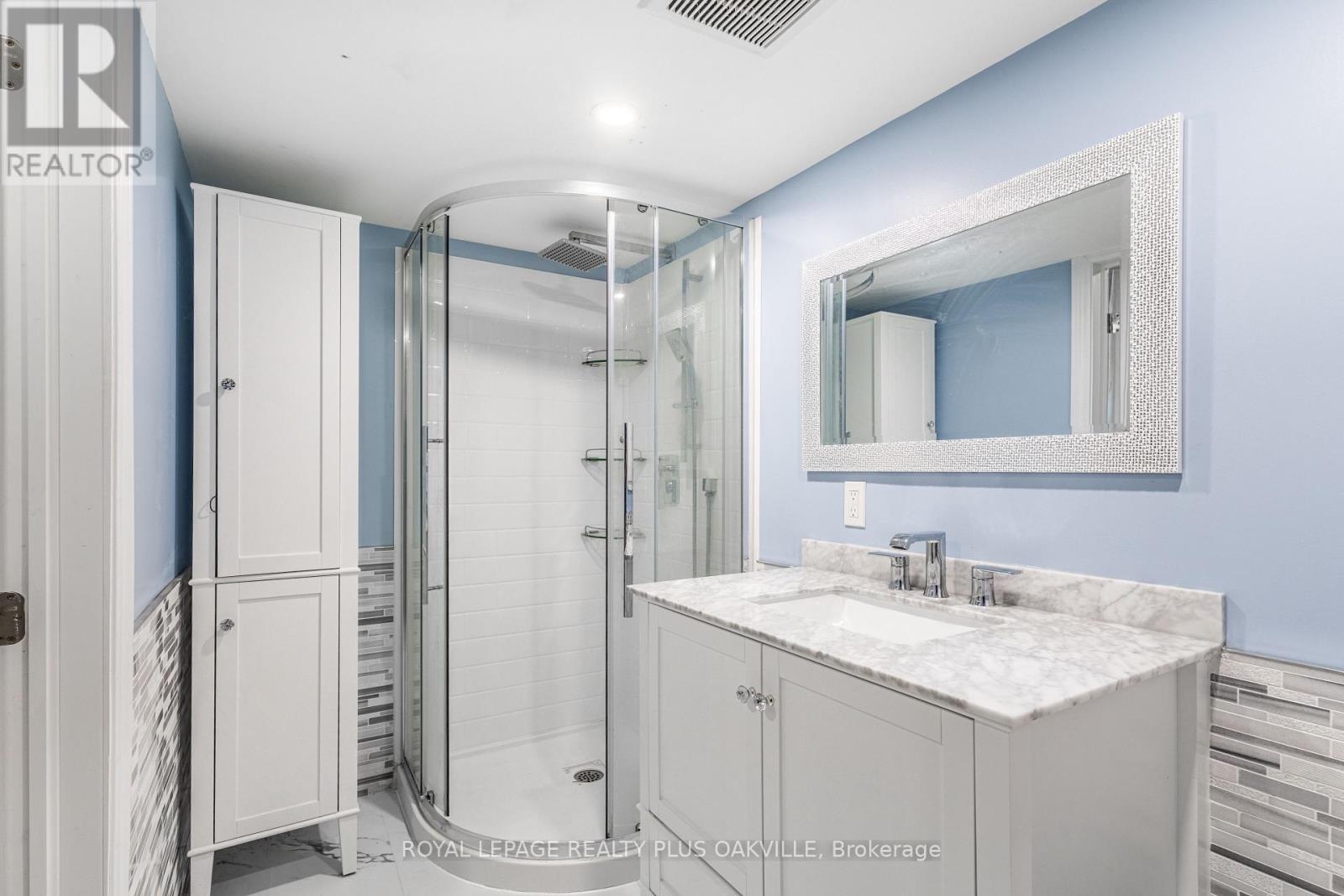 Photo 17 of 158 Bonaventure Drive, Hamilton ON