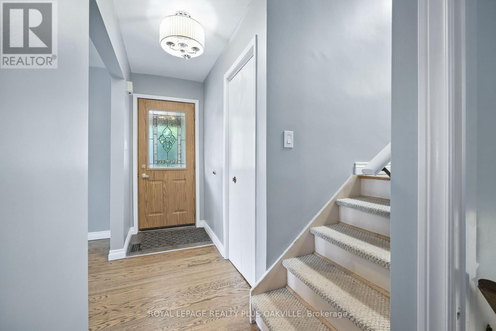 Photo 2 of 158 Bonaventure Drive, Hamilton ON