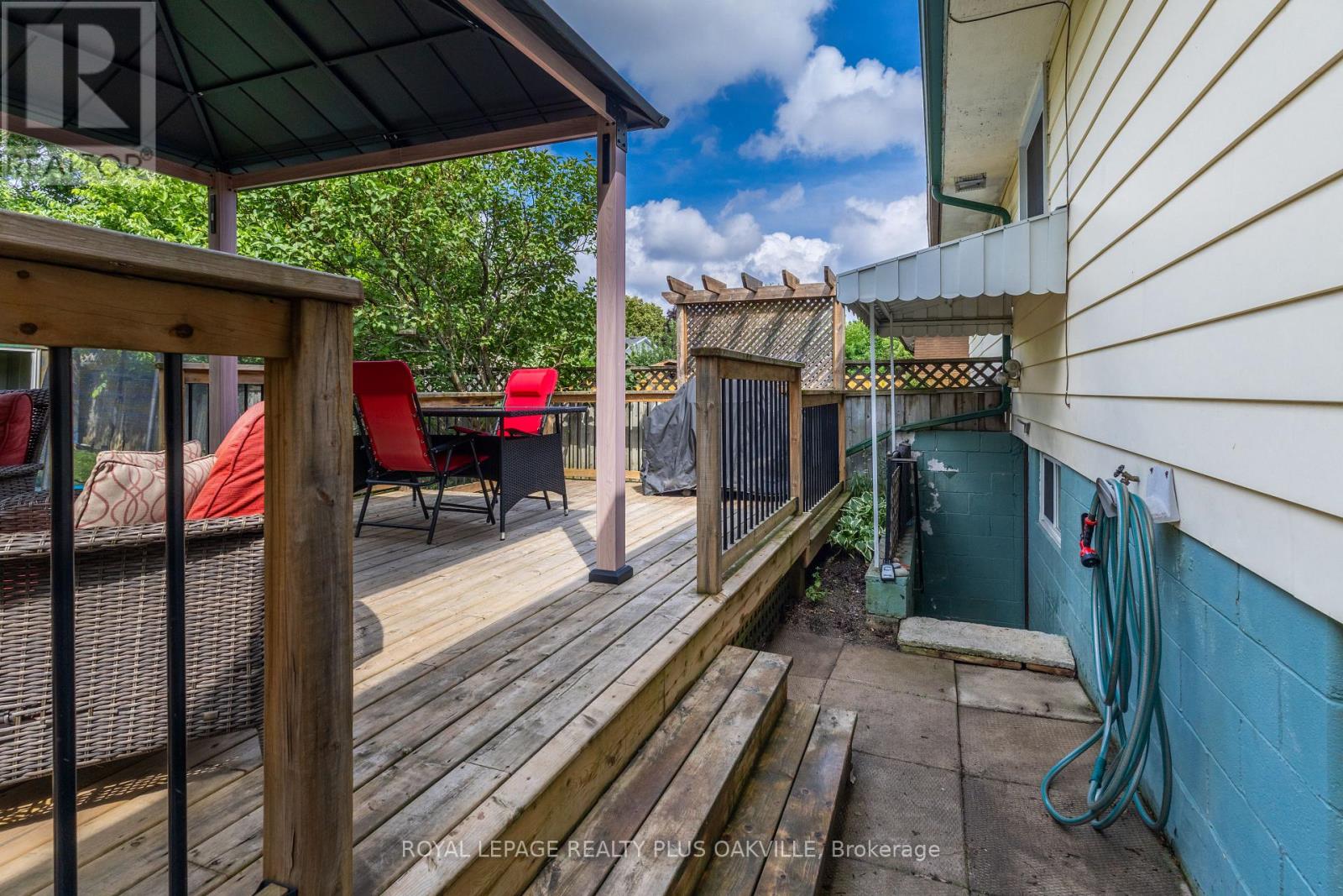 Photo 21 of 158 Bonaventure Drive, Hamilton ON