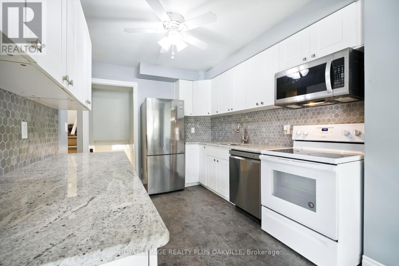 Photo 5 of 158 Bonaventure Drive, Hamilton ON
