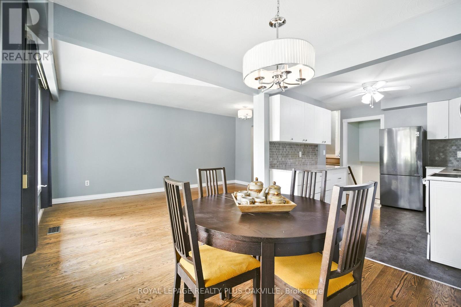 Photo 6 of 158 Bonaventure Drive, Hamilton ON