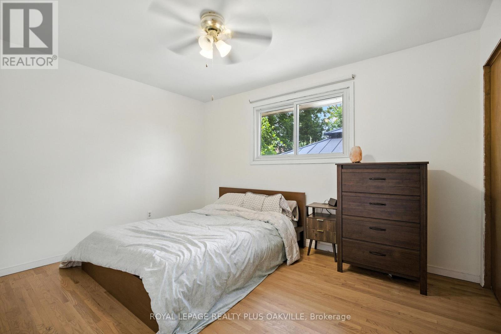 Photo 9 of 158 Bonaventure Drive, Hamilton ON
