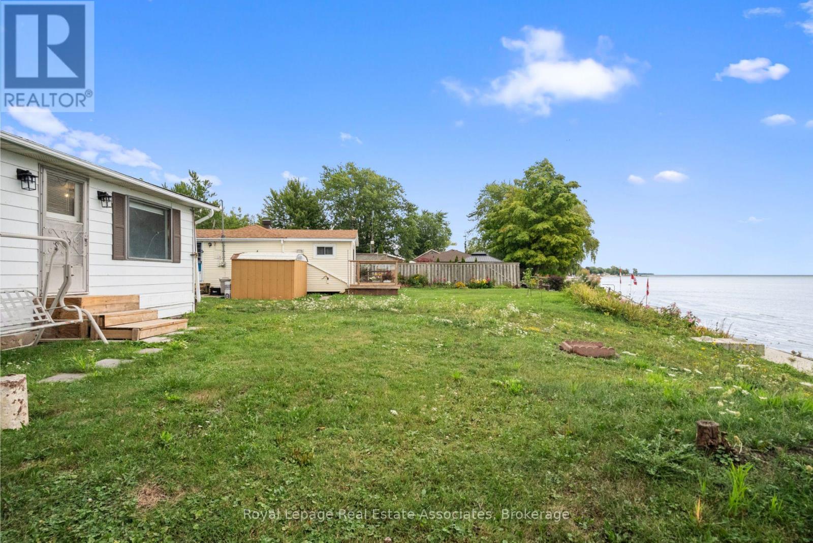 Photo 11 of 2580 Lakeshore Road, Haldimand ON