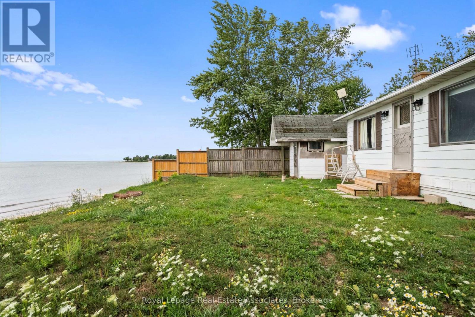 Photo 12 of 2580 Lakeshore Road, Haldimand ON