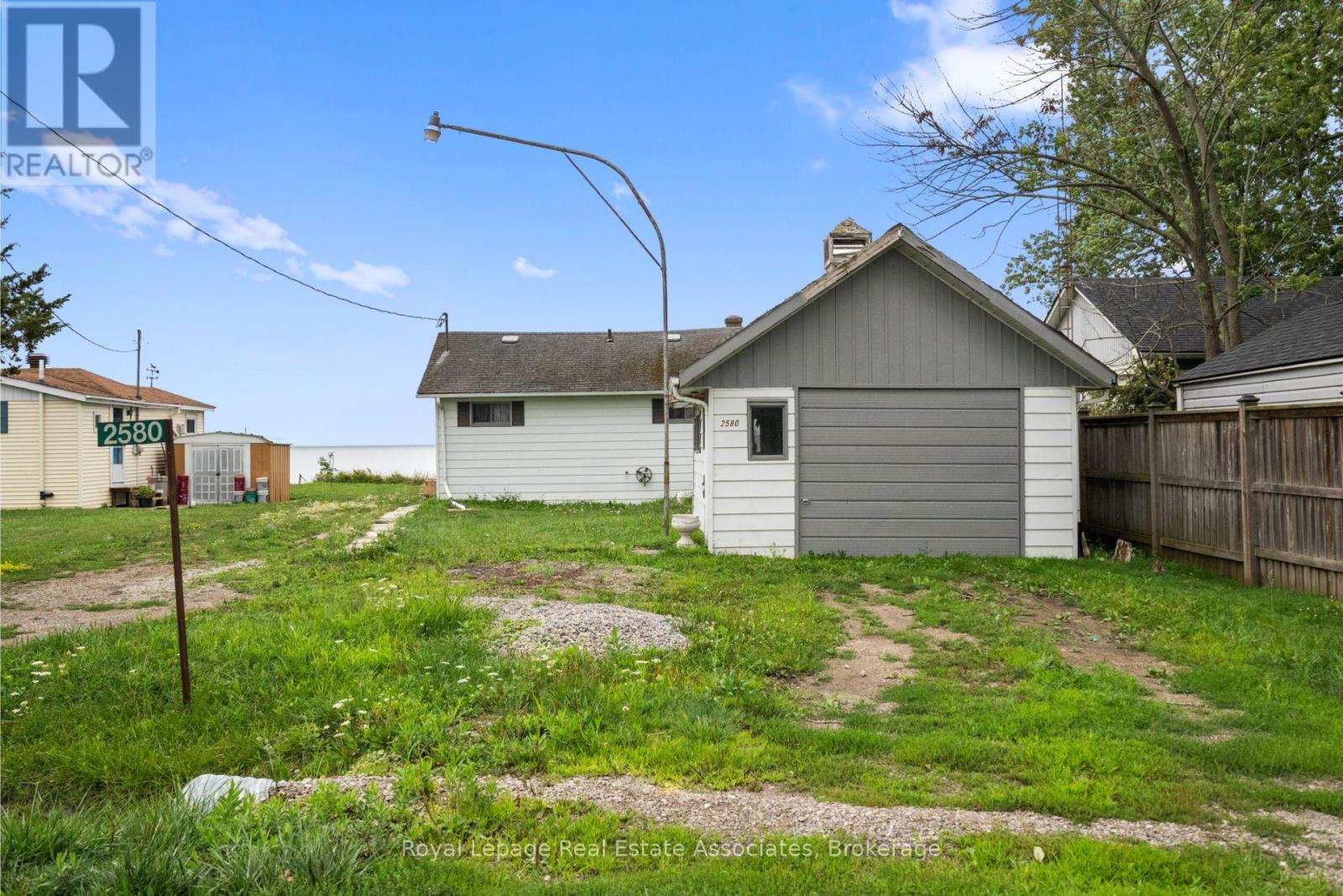 Photo 17 of 2580 Lakeshore Road, Haldimand ON