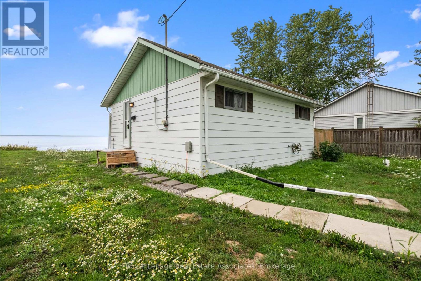 Photo 18 of 2580 Lakeshore Road, Haldimand ON