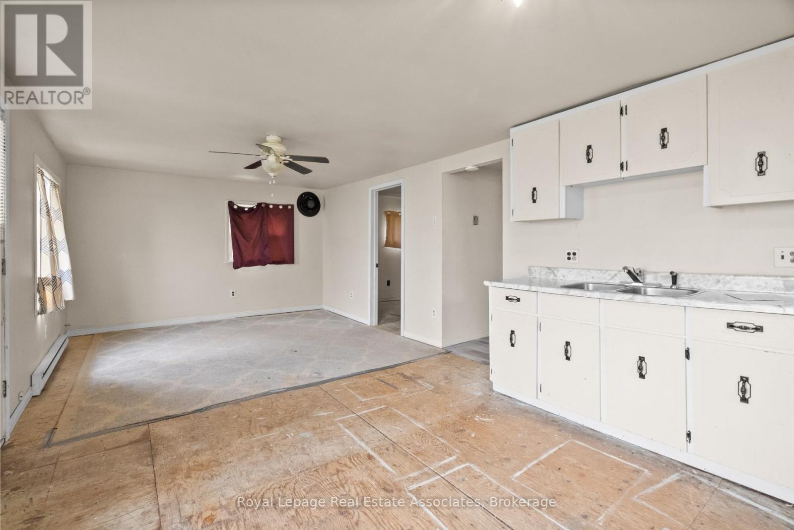 Photo 22 of 2580 Lakeshore Road, Haldimand ON