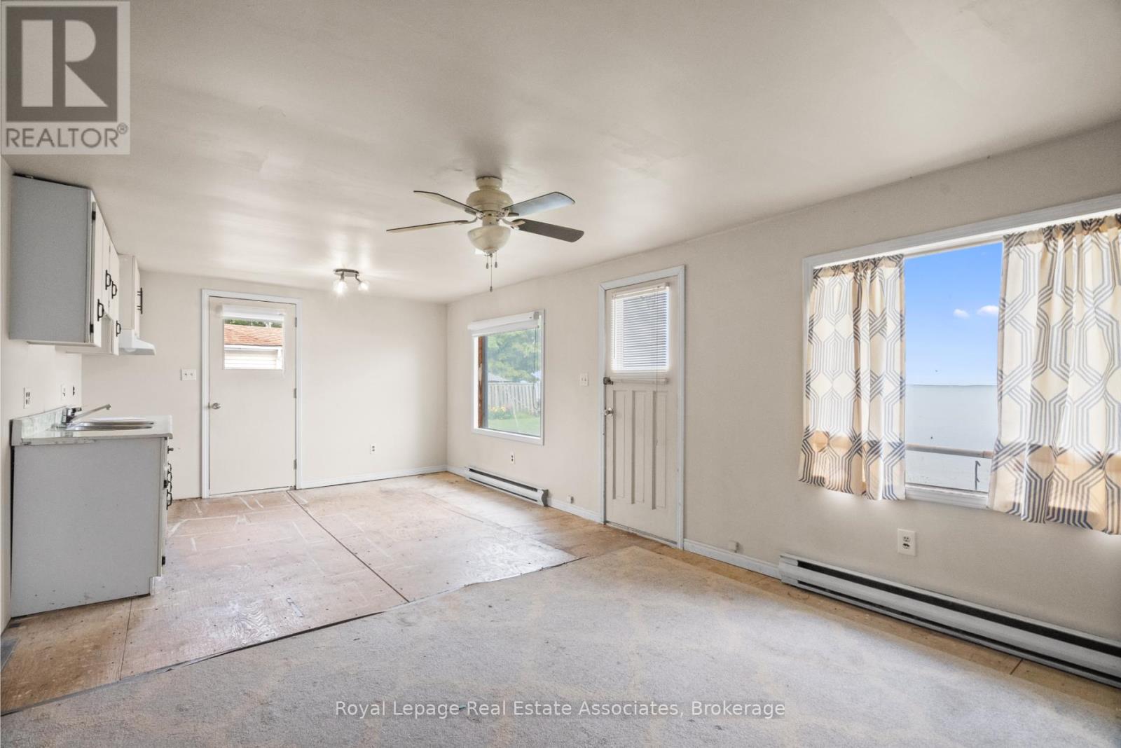 Photo 27 of 2580 Lakeshore Road, Haldimand ON