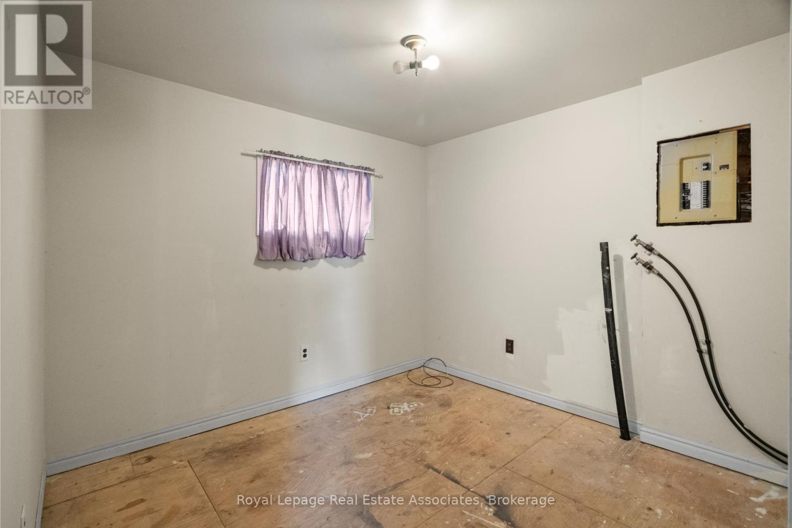 Photo 32 of 2580 Lakeshore Road, Haldimand ON
