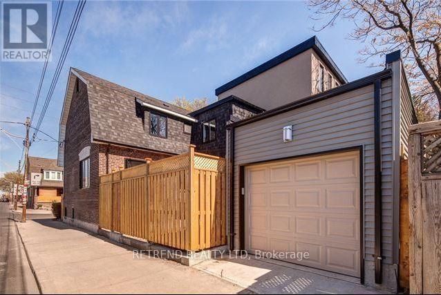 Photo 17 of Upper 892 Palmerston Avenue, Toronto ON