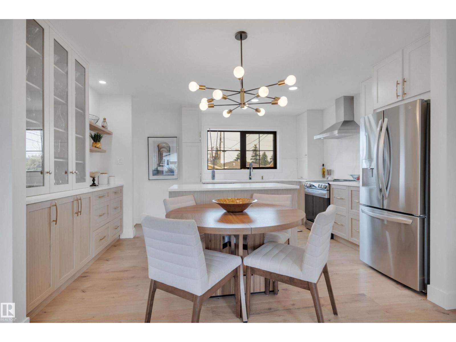 Photo 10 of 13515 67 St Nw, Edmonton AB