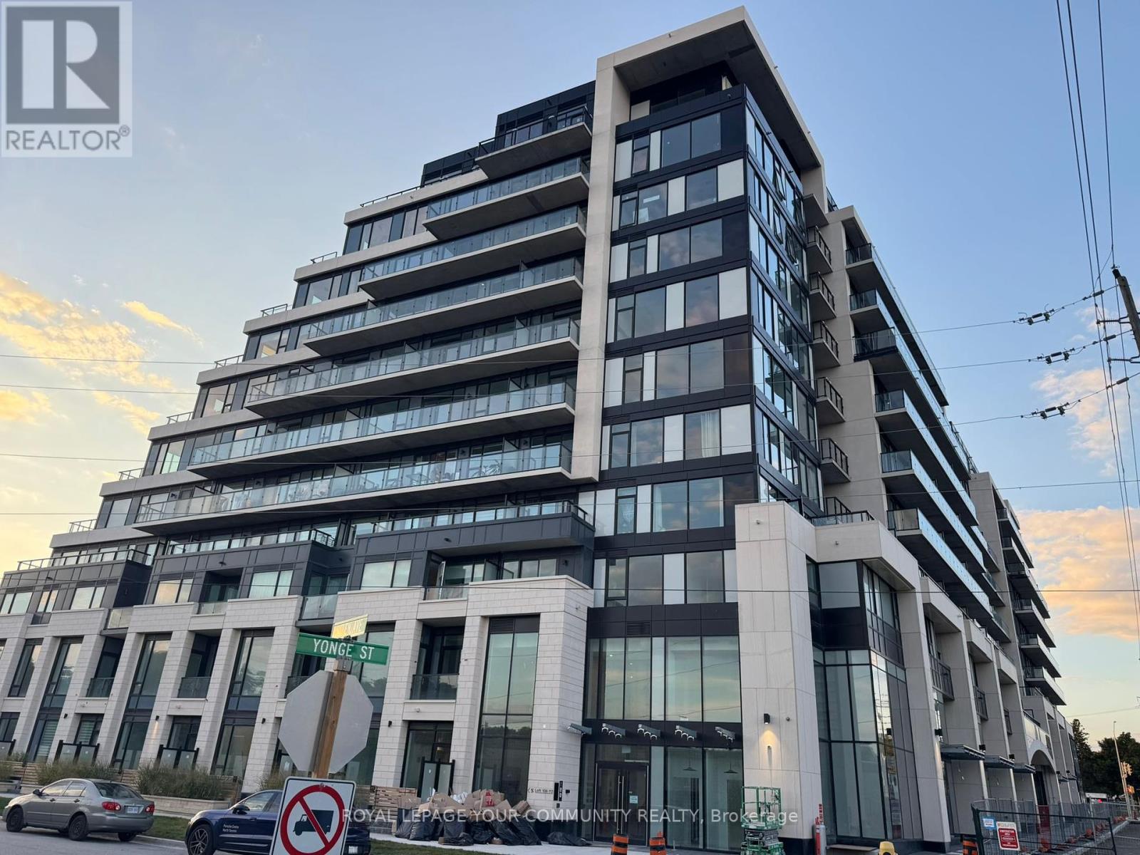Photo 1 of 118 8188 Yonge Street, Vaughan ON