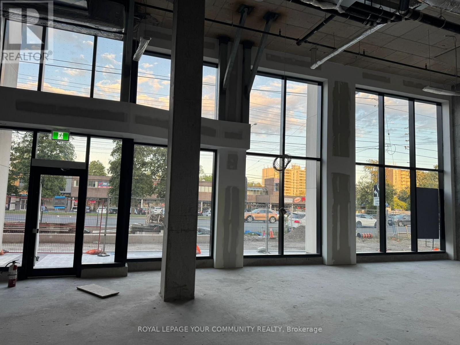 Photo 7 of 118 8188 Yonge Street, Vaughan ON