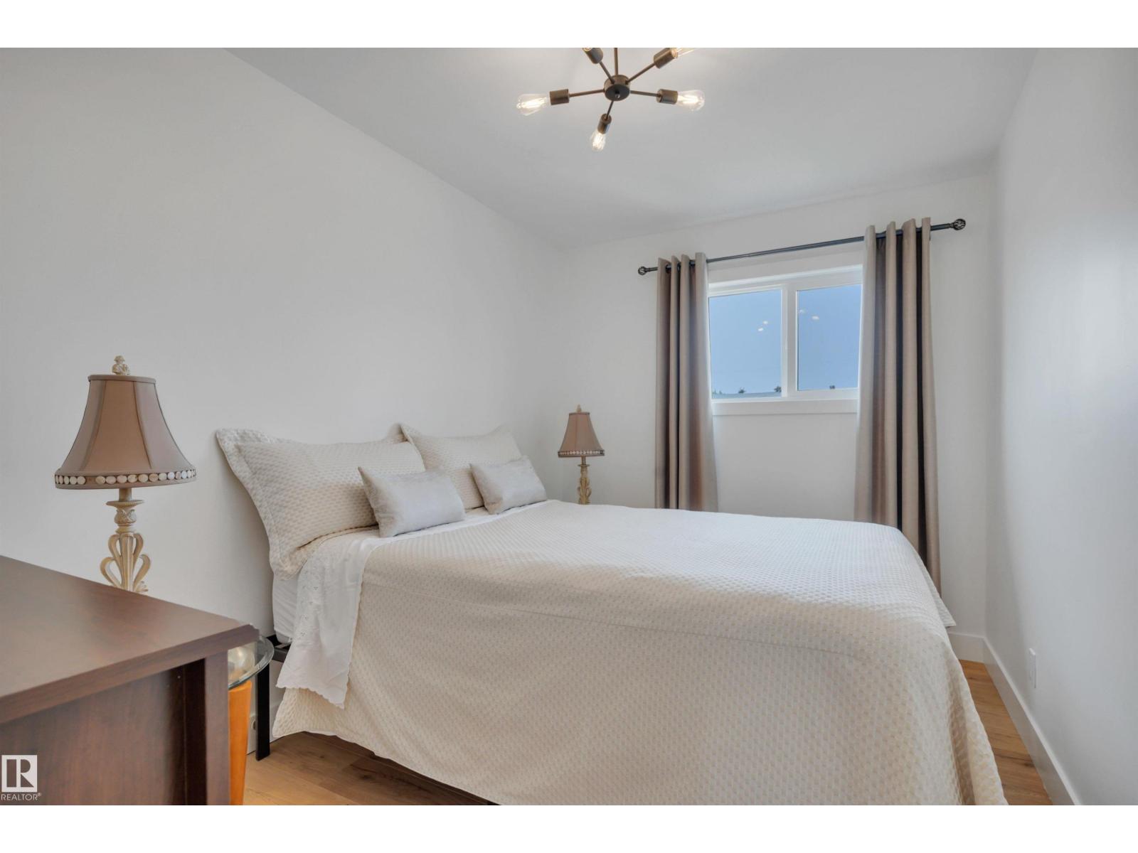 Photo 23 of 13515 67 St Nw, Edmonton AB