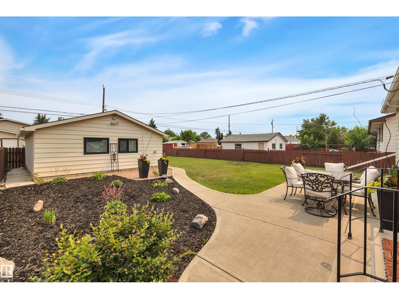 Photo 42 of 13515 67 St Nw, Edmonton AB