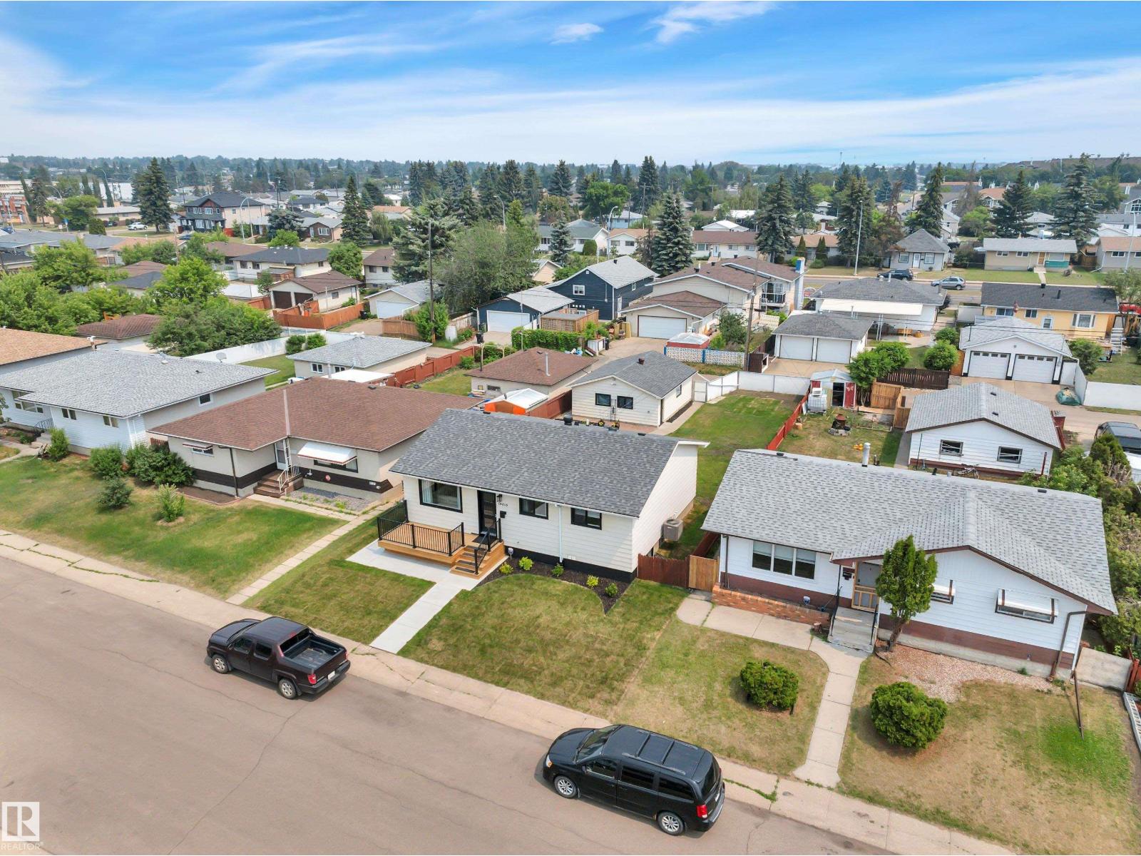Photo 52 of 13515 67 St Nw, Edmonton AB
