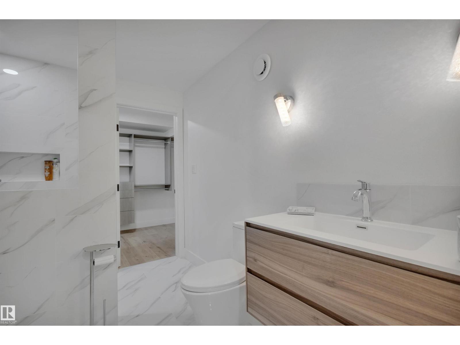 Photo 37 of 13515 67 St Nw, Edmonton AB