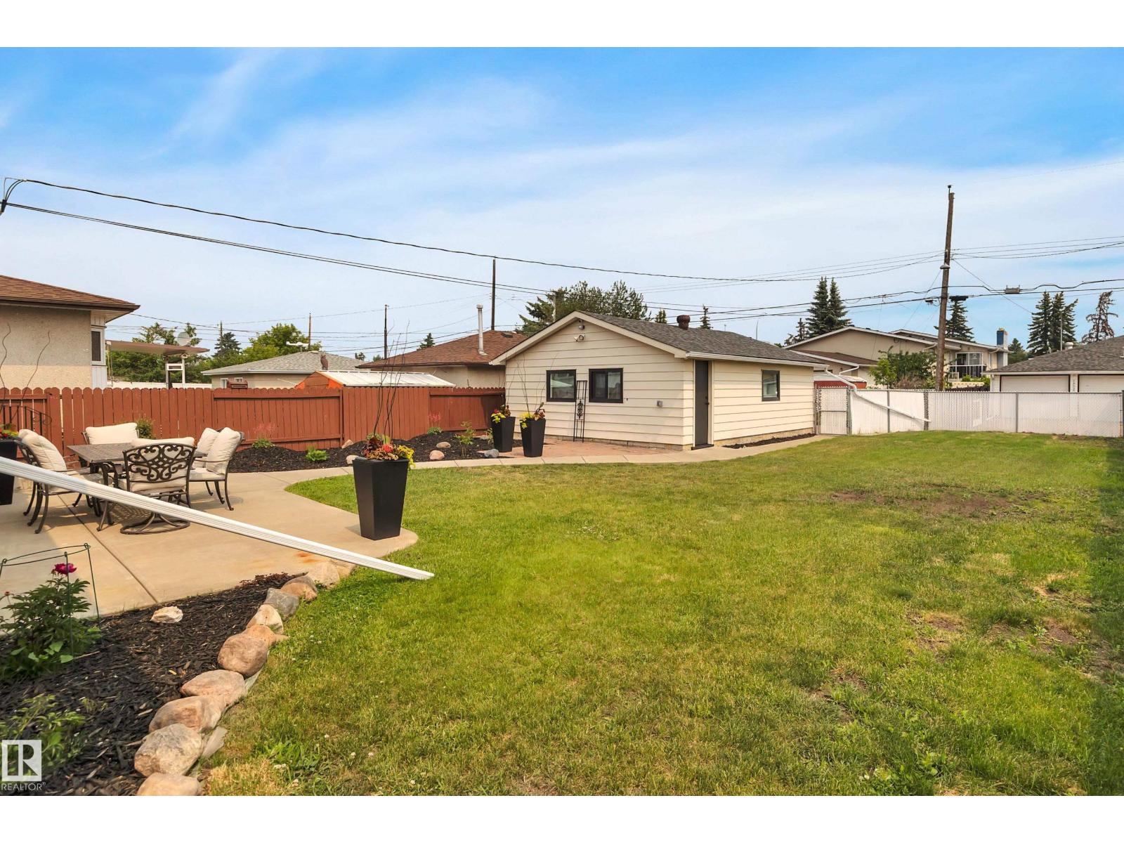 Photo 44 of 13515 67 St Nw, Edmonton AB