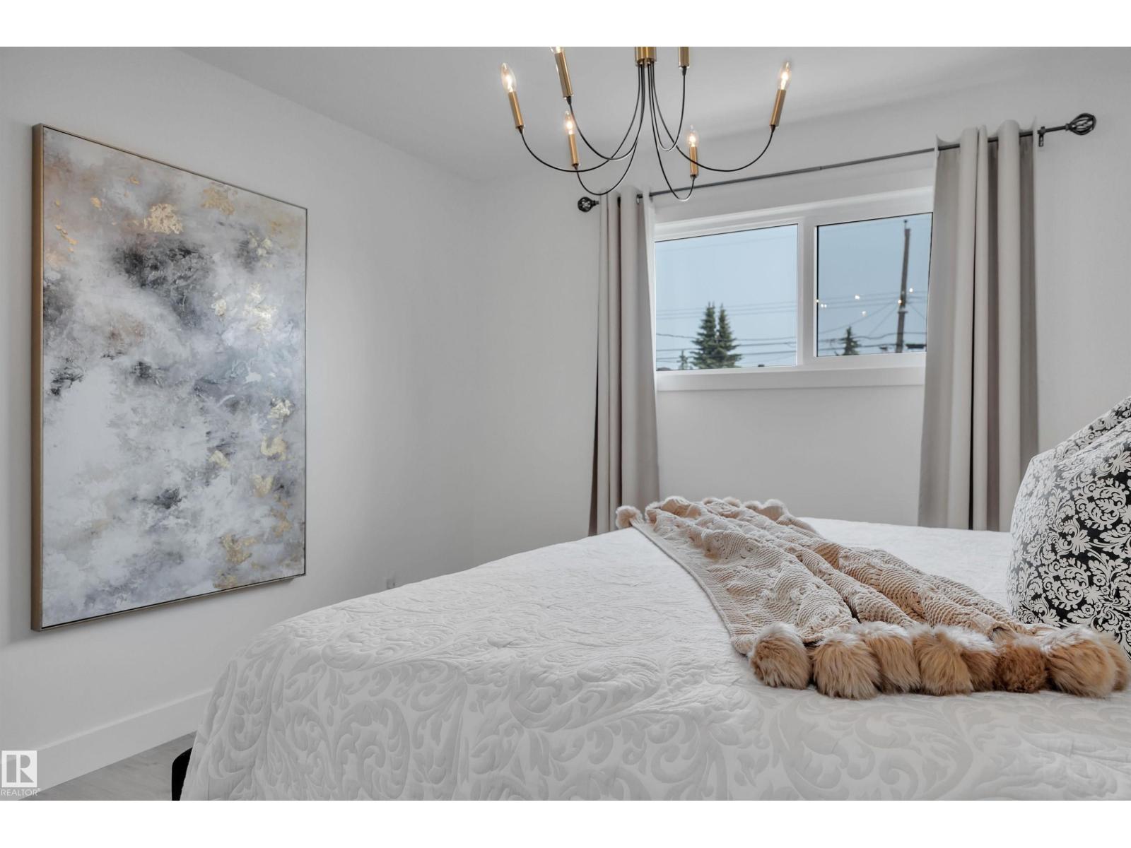 Photo 20 of 13515 67 St Nw, Edmonton AB