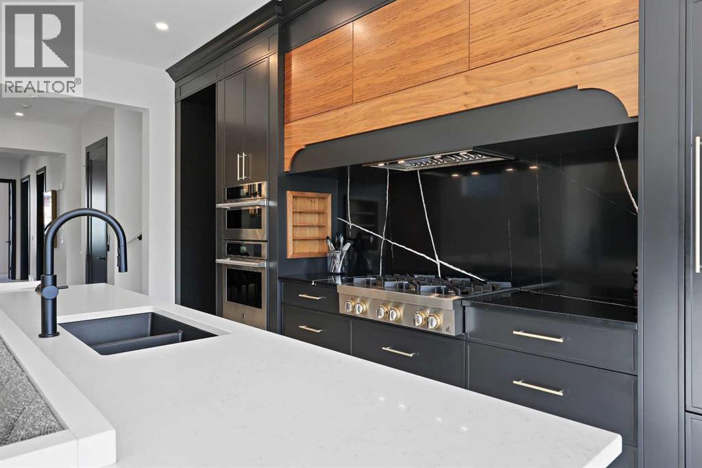 Photo 16 of 435 18 A Street Nw, Calgary AB