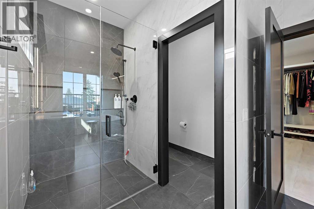 Photo 32 of 435 18 A Street Nw, Calgary AB