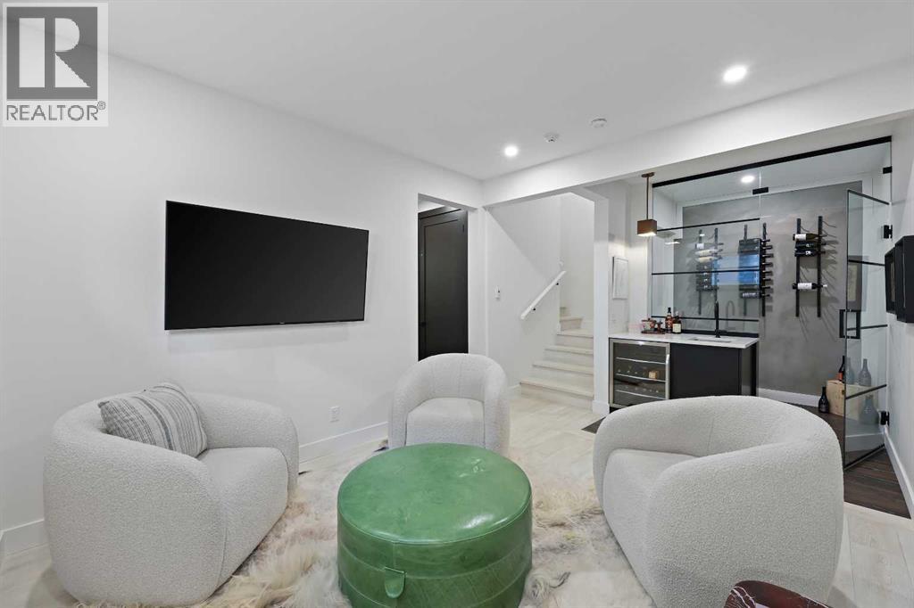Photo 43 of 435 18 A Street Nw, Calgary AB