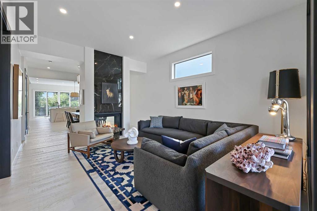 Photo 7 of 435 18 A Street Nw, Calgary AB