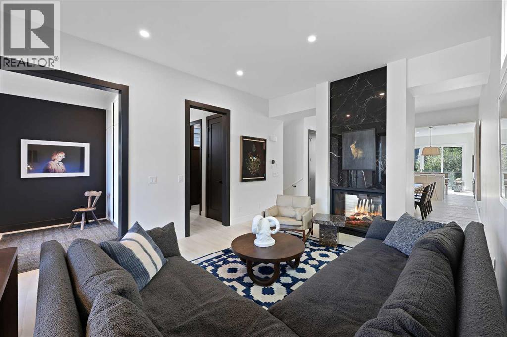 Photo 6 of 435 18 A Street Nw, Calgary AB