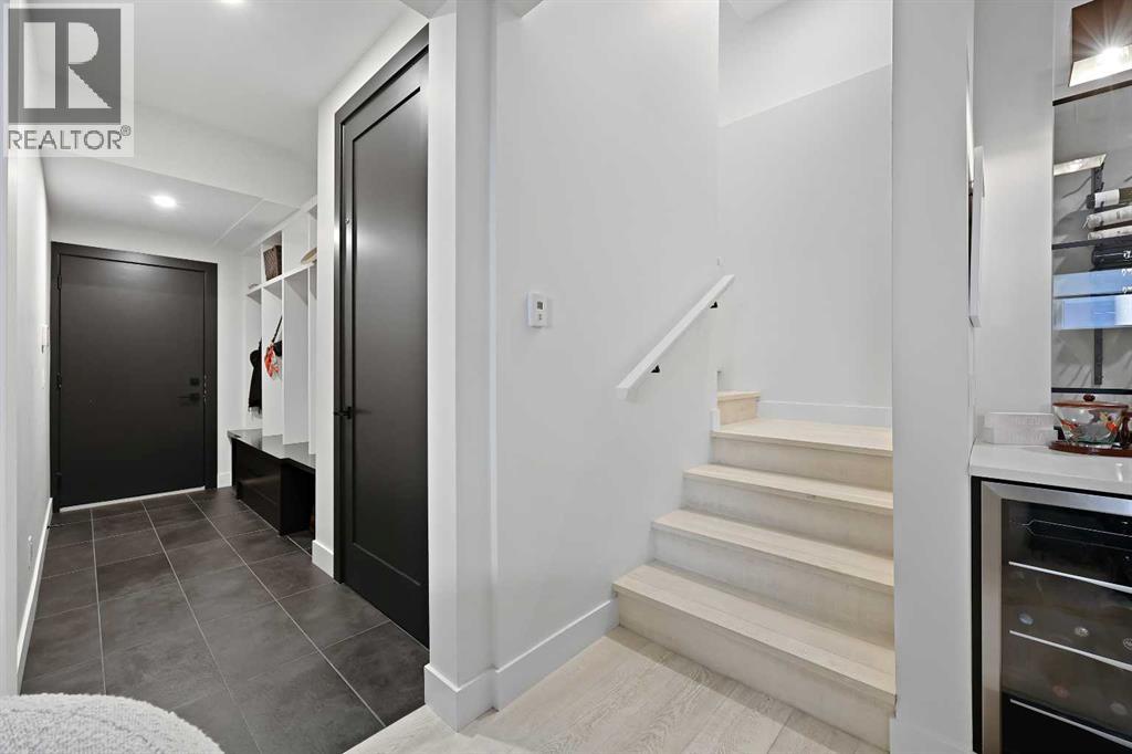 Photo 41 of 435 18 A Street Nw, Calgary AB